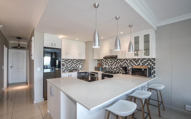 To Let 2 Bedroom Property for Rent in Dolphin Beach Western Cape